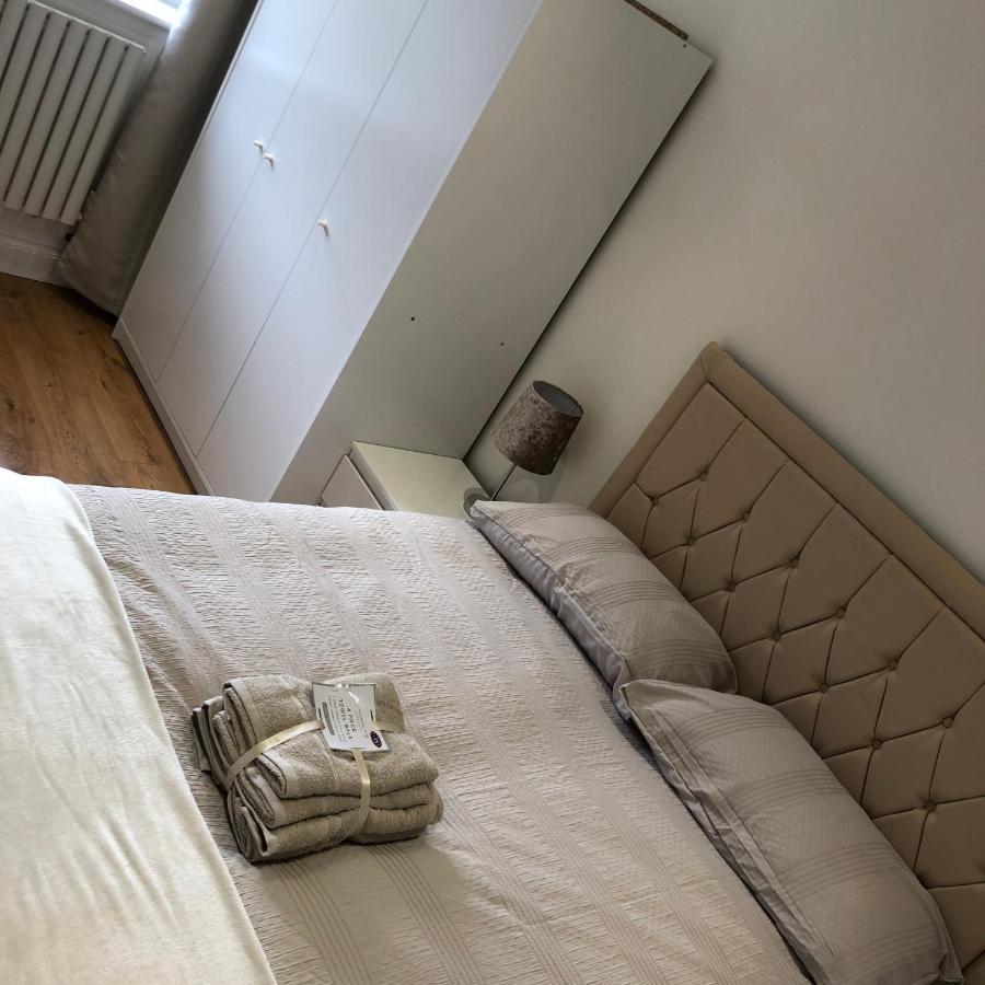 5 Bedroom House In Orpington Dış mekan fotoğraf