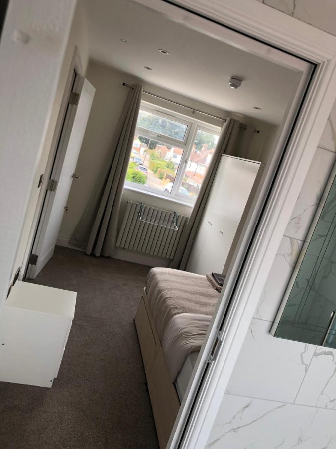 5 Bedroom House In Orpington Dış mekan fotoğraf